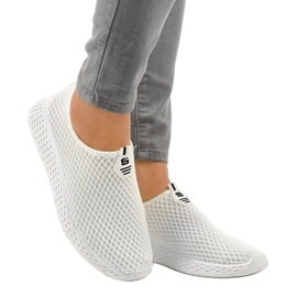 Scarpe sportive da donna bianche SJ1890-3 bianca 1