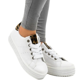 Sneakers bianche con stampa leopardata sulla piattaforma M-071 bianca 1