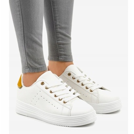 Classiche sneakers bianche sulla piattaforma BK-52 bianca 1