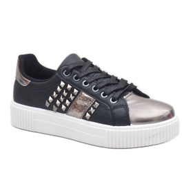 Sneakers nere riccamente decorate con borchie R213 nero 1