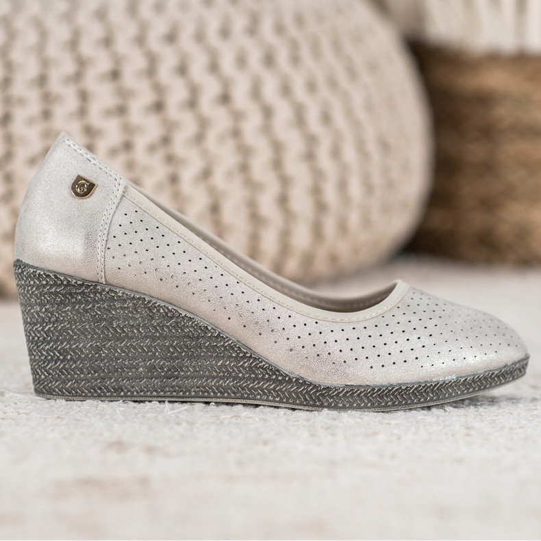 Pompe con zeppa leggera beige 1