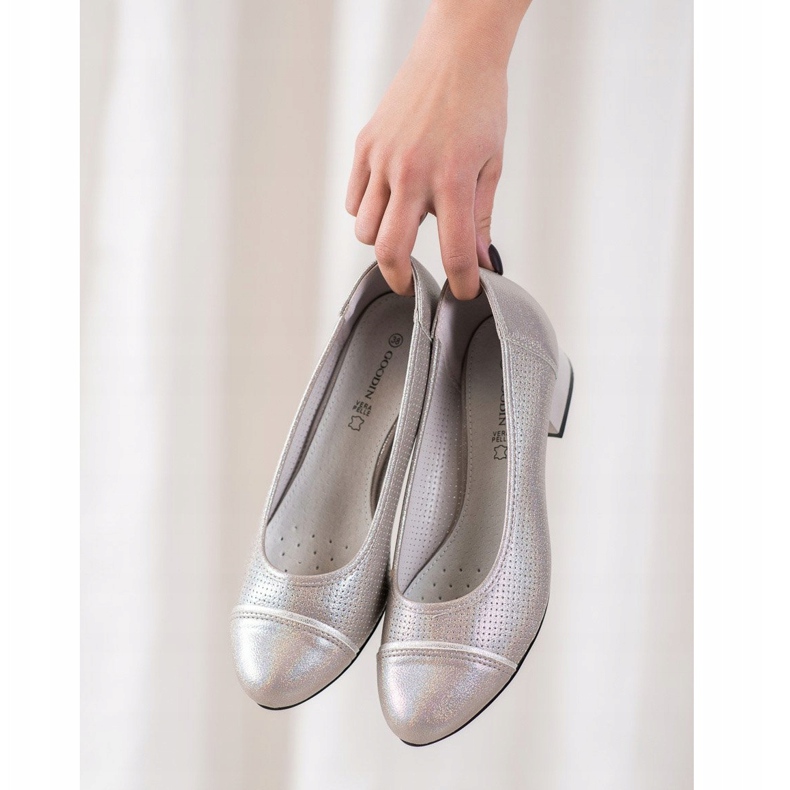 Goodin Pompe traforate su un pilastro multicolore 1