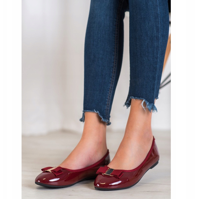 Fama Ballerina Laccata Con Fiocco rosso 1