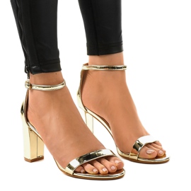 Pumps dorate a vista, laccate 616 d'oro 1