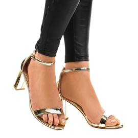 Pumps dorate a vista, laccate 616 d'oro 2