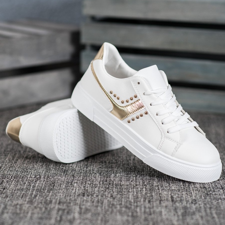 SHELOVET Scarpe legate con ornamenti dorati bianco 2