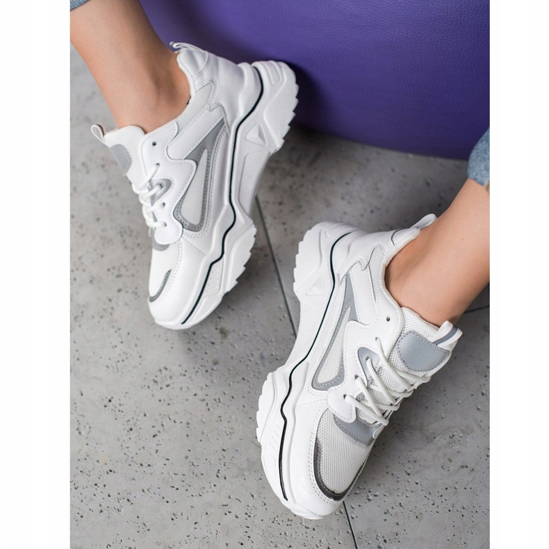 Weide Sneakers alla moda con rete bianco 1