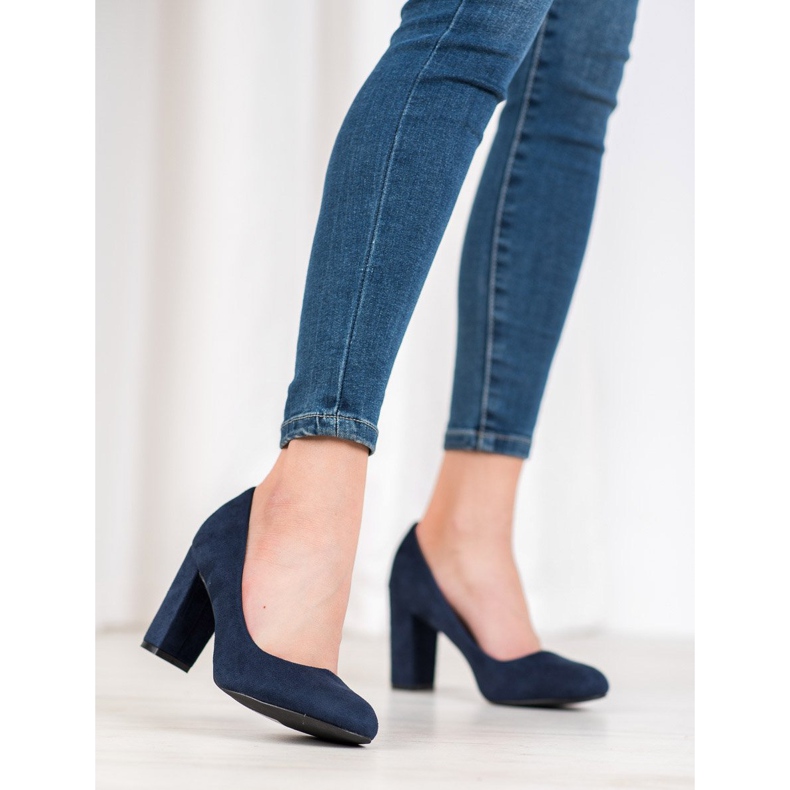SHELOVET Pompe classiche su un pilastro blu 2