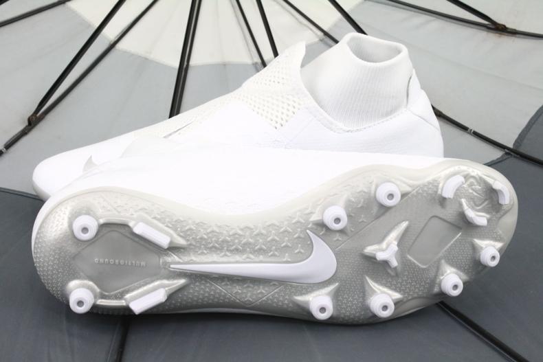 Scarpa da calcio Nike Phantom Vsn Academy Df FG / MG M AO3258-100 bianco 3