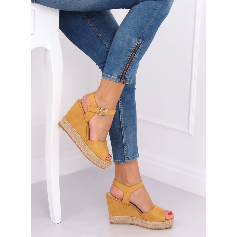 Sandali con zeppa miele 9R195 Giallo 1