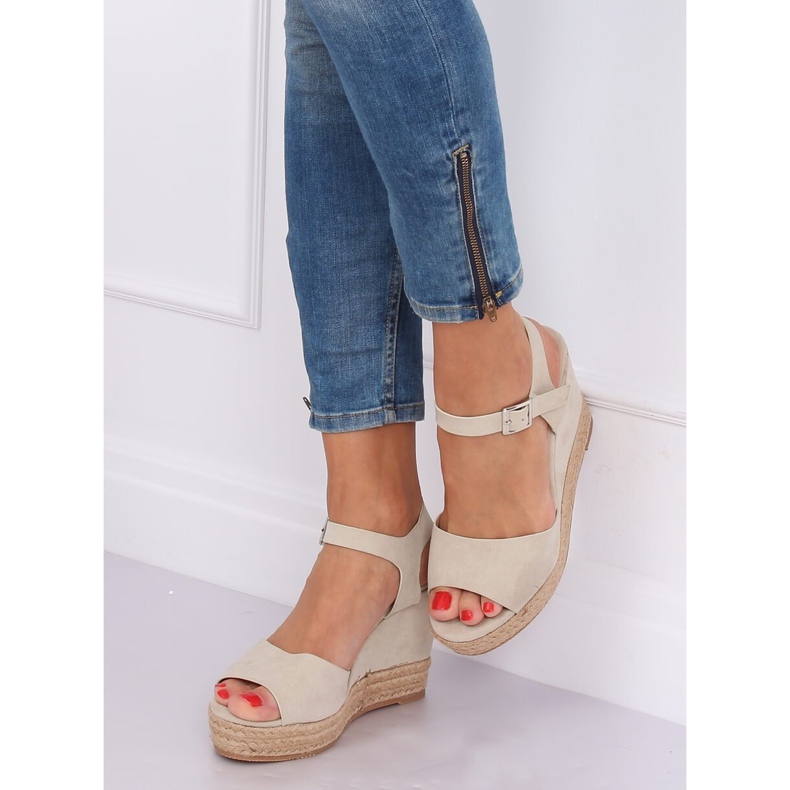Sandali con zeppa beige 9R195 Beige 1