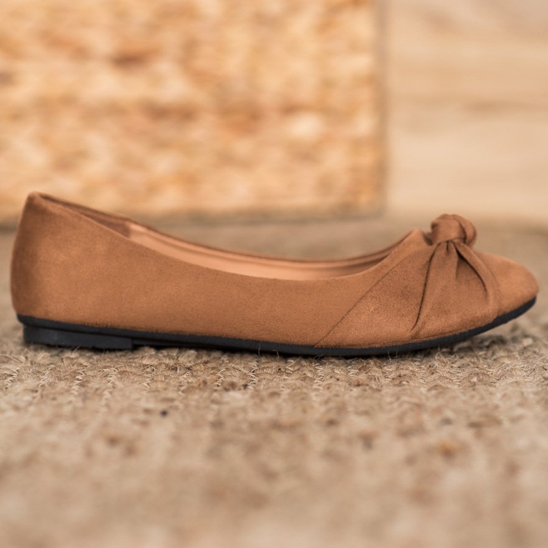 Clowse Comode ballerine in pelle scamosciata marrone 1