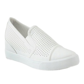 Sneakers bianche traforate sulla zeppa DD441-2 bianco 1