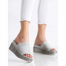 Goodin Pantofole con zeppa traforata grigio 1