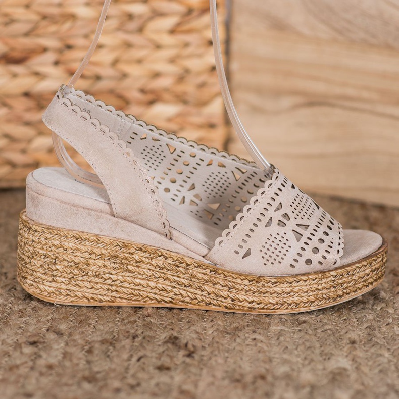Goodin Sandali con zeppa traforati beige d'oro 2