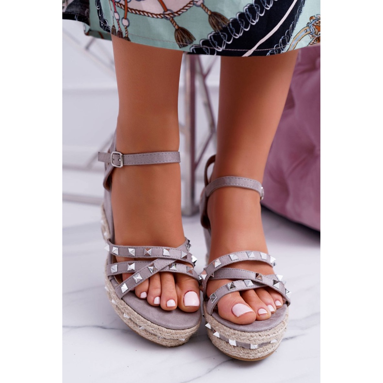 SEA Sandali grigi da donna con borchie Amare con zeppa grigio 2