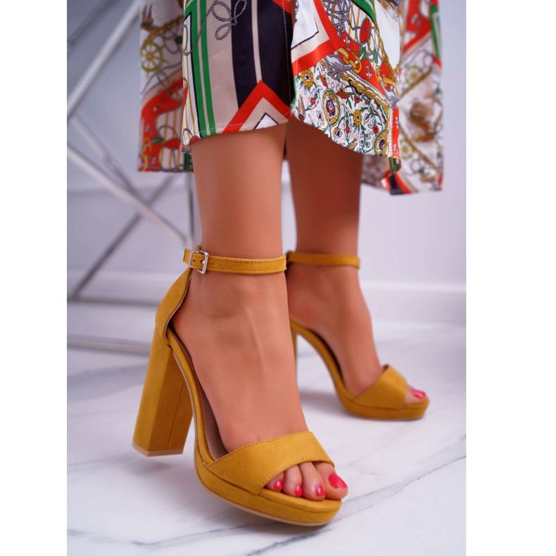 FW1 Sandali gialli da donna su piattaforma Debora con tacco alto giallo 2