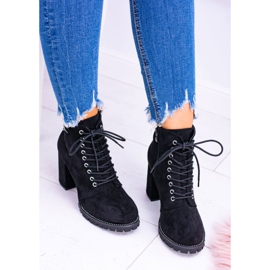 Lu Boo Stivali in pelle scamosciata neri su un palo con strass Halsey nero 2