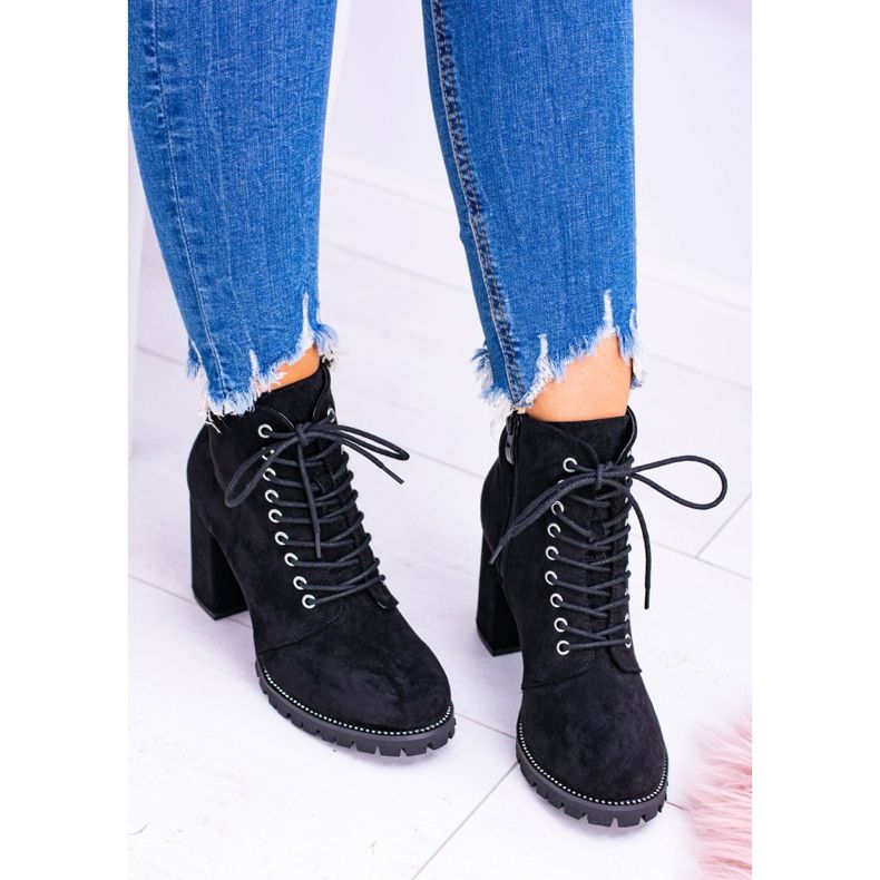 Lu Boo Stivali in pelle scamosciata neri su un palo con strass Halsey nero 2