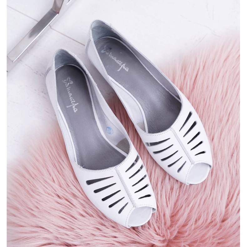 Ballerine da donna Maciejka in pelle aperte in punta 03497-59 bianco 1