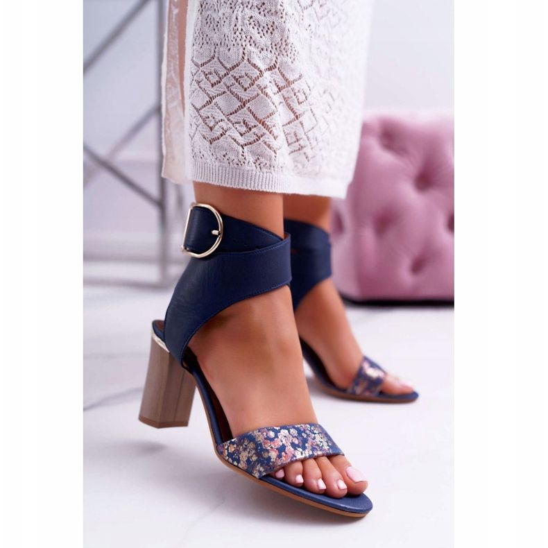 Sandali da donna in pelle Maciejka su un tacco Blu navy 03597 1
