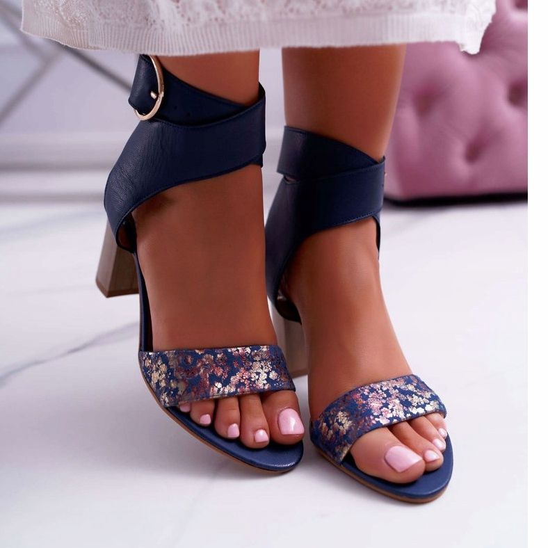 Sandali da donna in pelle Maciejka su un tacco Blu navy 03597 2