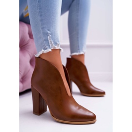 SEA Stivali Donna Con Tacco Slip On Marrone Mantana 1