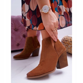 Stivali primaverili da donna con tacco alto in pelle scamosciata marrone Nicole 2430 1