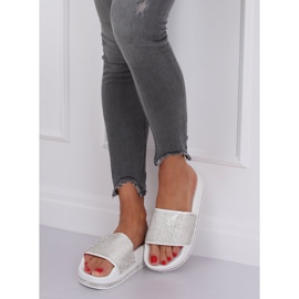 White N-59 Pantofole bianche su suola spessa grigio 2