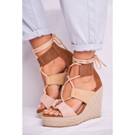 Bellucci Sandali da donna su espadrillas con zeppa Beige Beautiful One 2