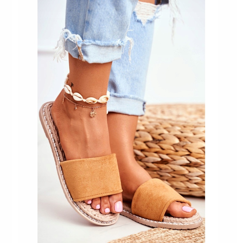 FJ1 Pantofole classiche da donna in pelle scamosciata Camel Look At Me marrone 2