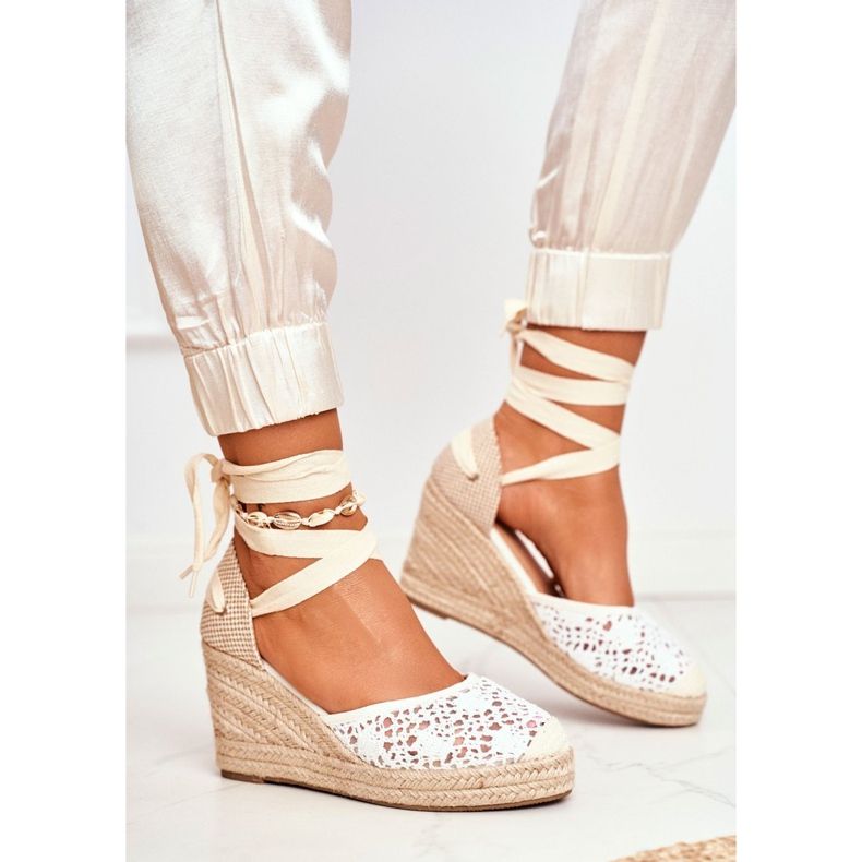 FRID Sandali da donna su espadrillas con zeppa in pizzo Vieno bianca 1