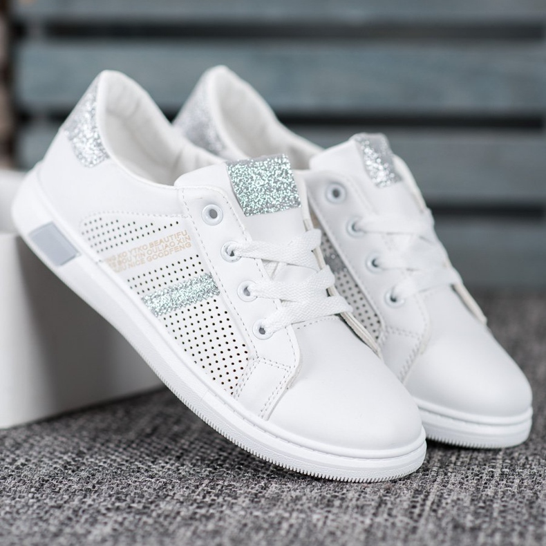 SHELOVET Sneakers leggere traforate bianco 1
