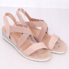 Sandali su una zeppa bassa beige e rosa NS116P Nude 1