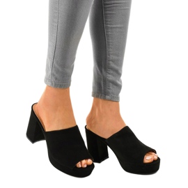 Tacco in camoscio nero 9R17 1