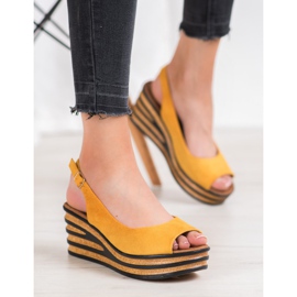 Goodin Sandali in pelle scamosciata chiara giallo 1