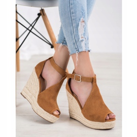 SHELOVET Sandali con zeppa traforati marrone 1