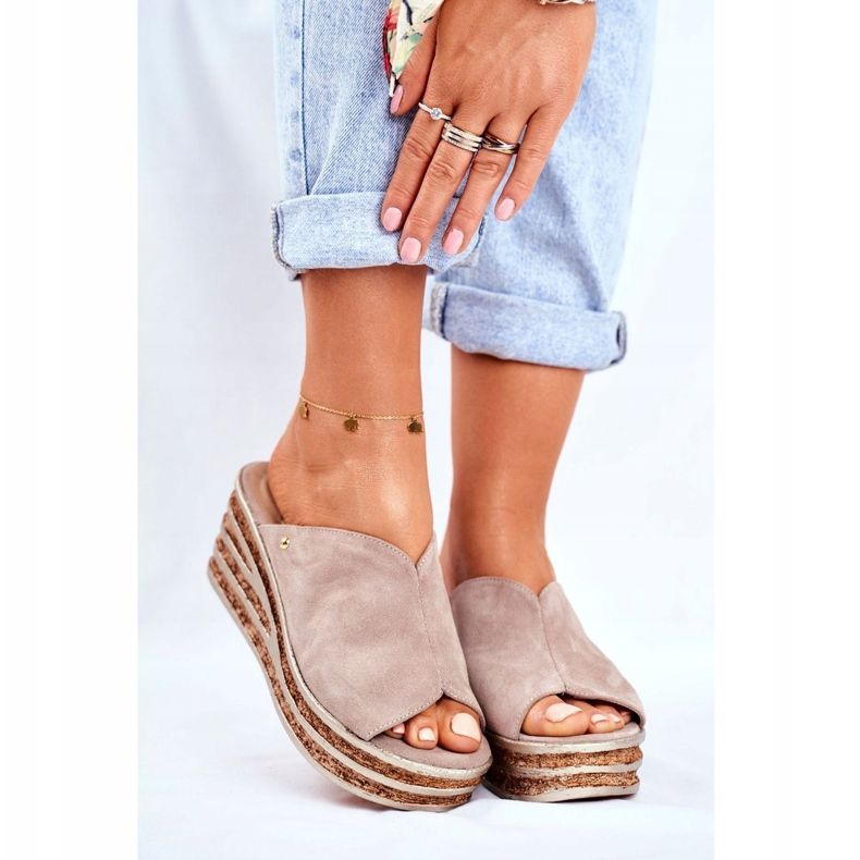 Pantofole in pelle da donna con zeppa Nicole 2559 Lemonade beige 1