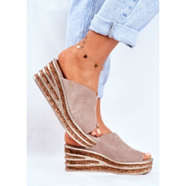 Pantofole in pelle da donna con zeppa Nicole 2559 Lemonade beige 2