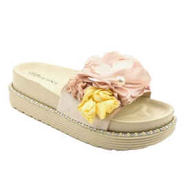 Pantofole beige con fiori 6138 1