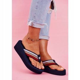 Pantofole da donna Infradito Big Star su zeppa Blu navy FF274A301 1
