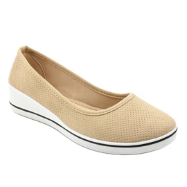 Sneakers beige sulla zeppa HC-0307 1