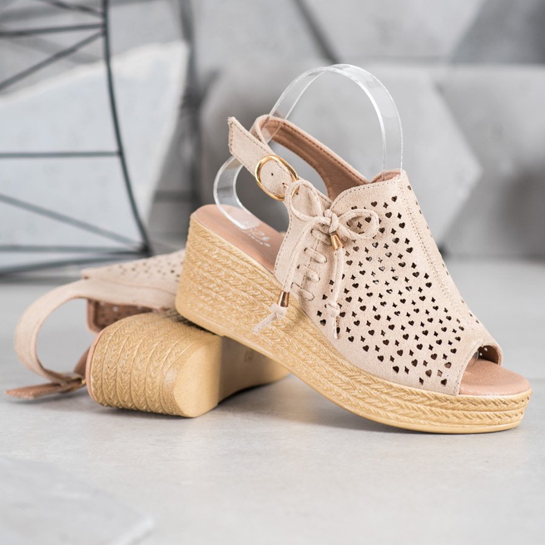 Small Swan Comodi sandali traforati marrone 1