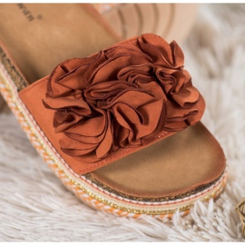 Small Swan Pantofole In Pelle Scamosciata Con Ornamenti multicolore arancia 1