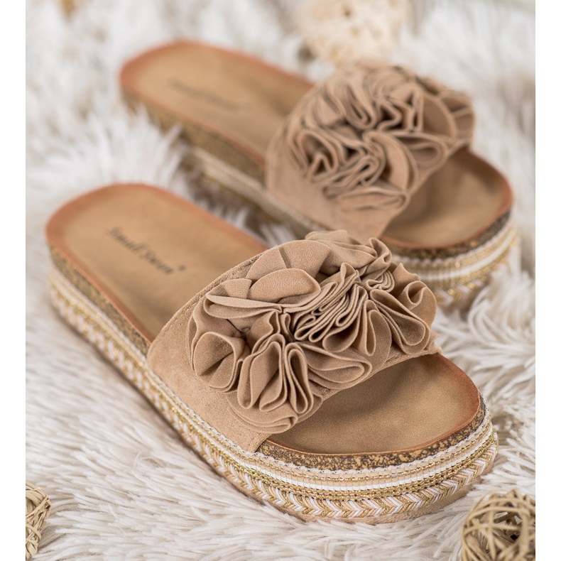 Small Swan Pantofole In Pelle Scamosciata Con Ornamenti marrone 1