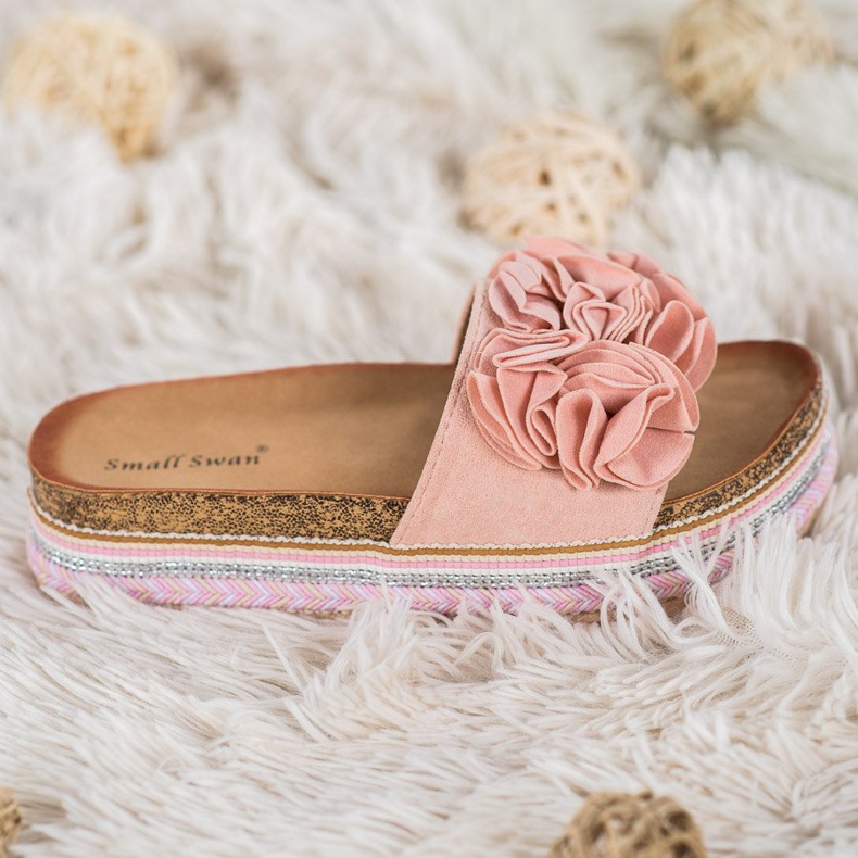 Small Swan Pantofole In Pelle Scamosciata Con Ornamenti rosa 2
