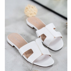 SHELOVET Pantofole classiche in ecopelle bianco 1