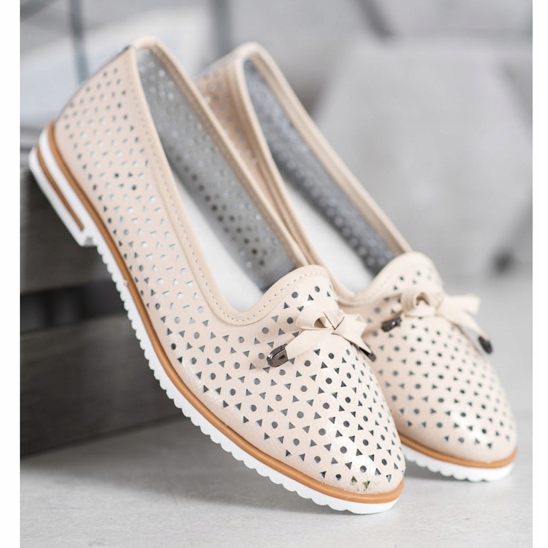 SHELOVET Scarpe in pelle con motivo traforato marrone 1