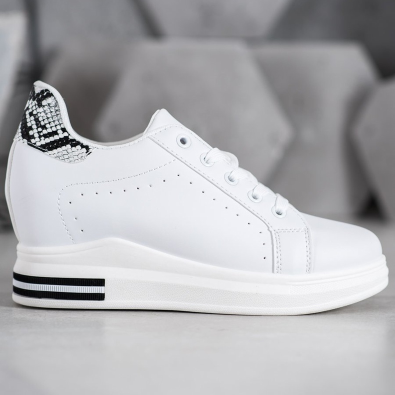 SHELOVET Scarpe sportive su una zeppa bianco 1