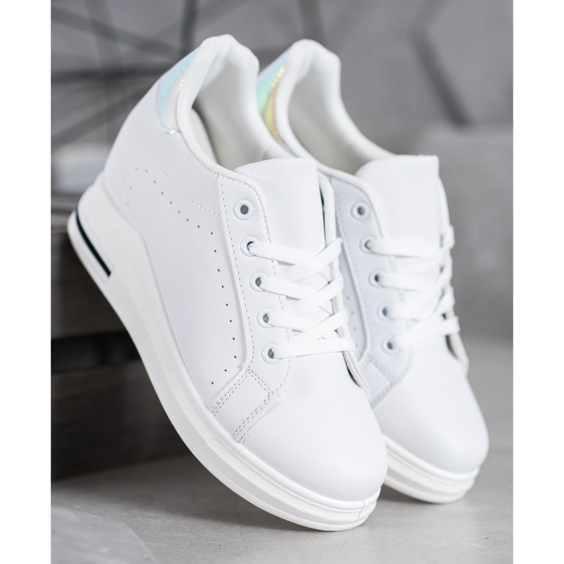 SHELOVET Scarpe sportive su una zeppa bianco 1